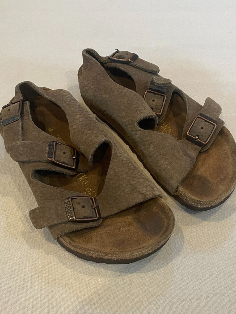 Birkenstock Kids 29 Milano Buckle Open-Toe Sandals in Suede Brown